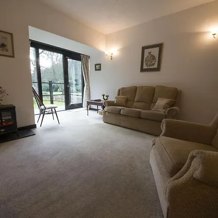 Grange Lakeside Windermere Feriehus *